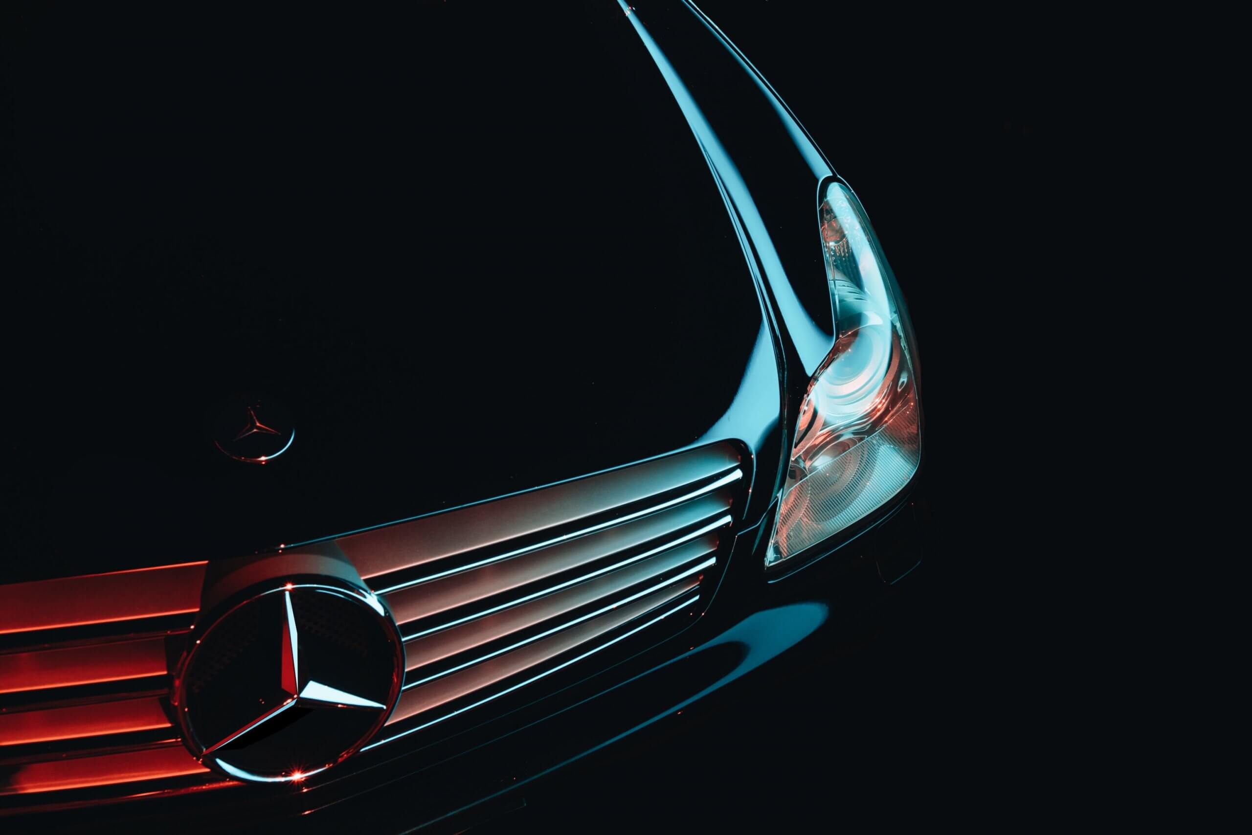 Black Mercedez-Benz